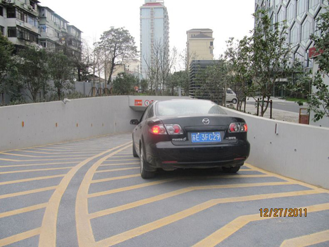 環氧拋沙防滑車道